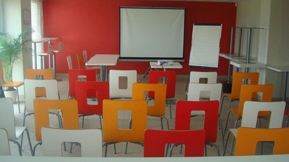 Premiere Classe Sens Nord- Saint Clement Ngoại thất bức ảnh